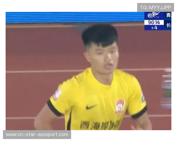 上海海港训练对抗拉满，杨希一对一防守不让半步