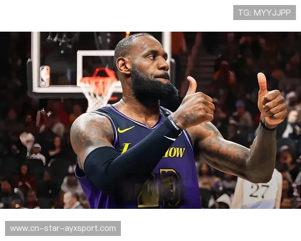 詹姆斯命中关键罚球，湖人把握主动